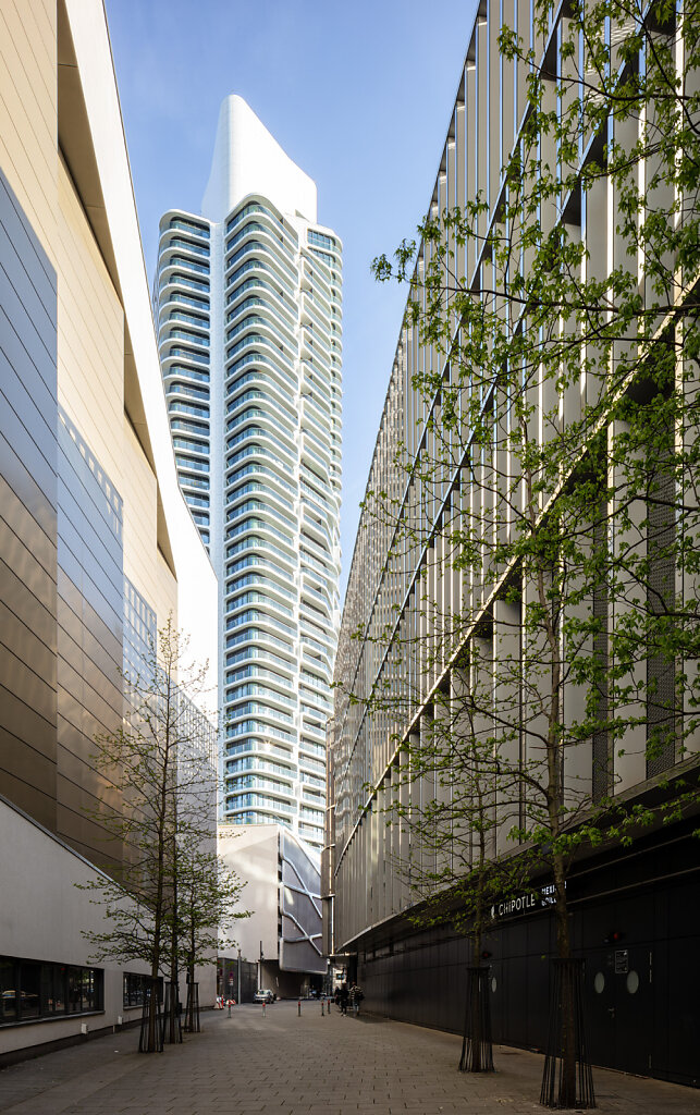 EP04282_Grand_Tower_Frankfurt_AWD